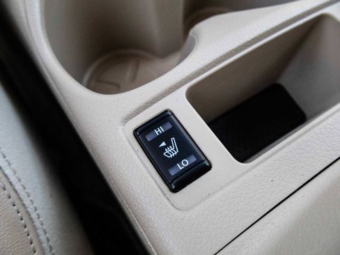 Used 2016 Nissan Rogue SL image 23