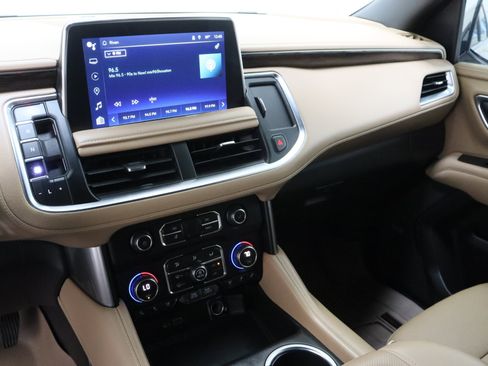 Used 2022 Chevrolet Tahoe Premier RWD image 17