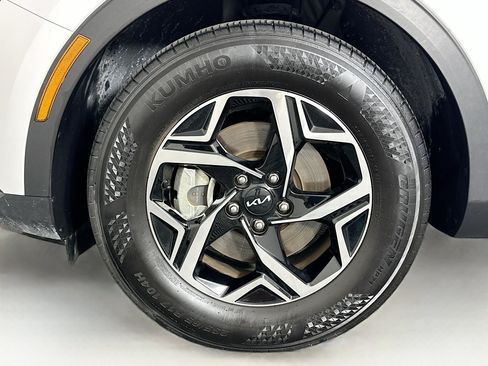 Used 2025 Kia Sportage LX FWD image 11