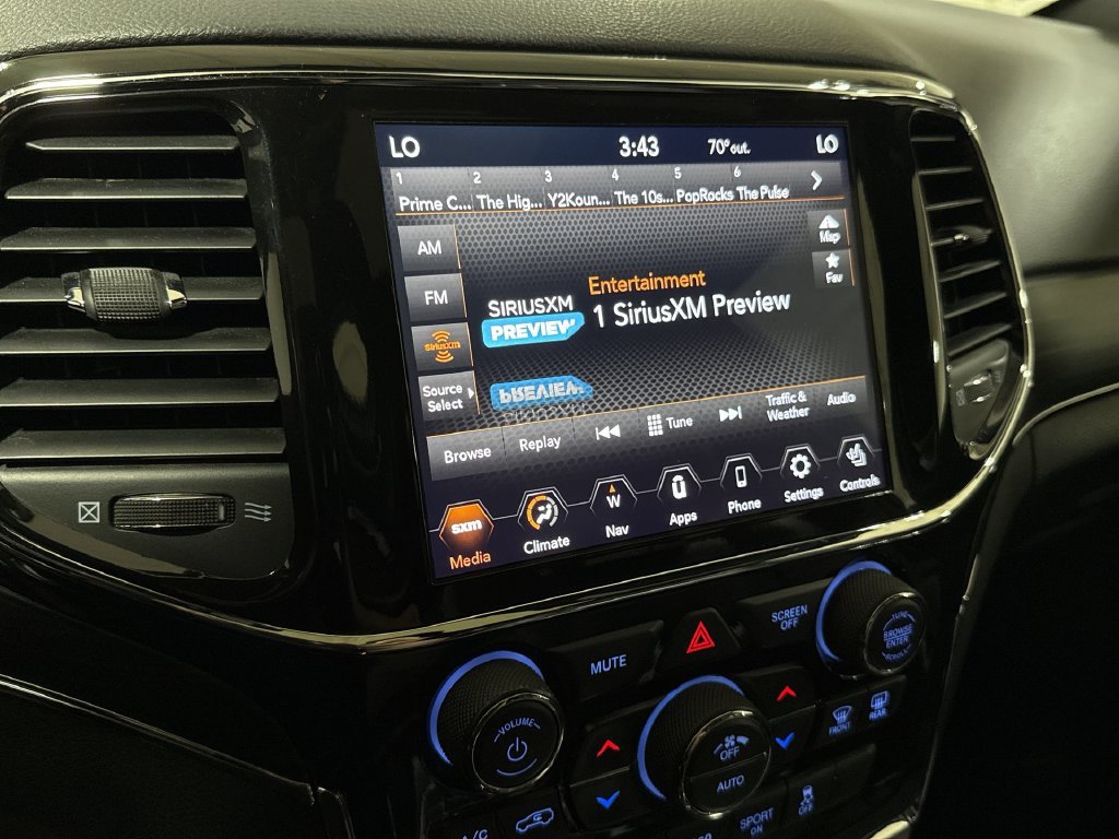 Used 2021 Jeep Grand Cherokee Limited AWD/4WD image 14