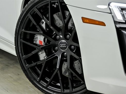 Used 2017 Audi R8 V10 plus AWD/4WD image 3