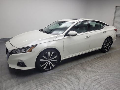 Used 2019 Nissan Altima 2.5 Platinum image 2