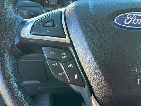 Used 2023 Ford Edge SEL image 17