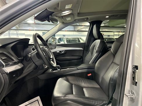 Used 2024 Volvo XC90 B5 Core w/ Protection Package Premier image 10