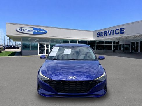 Used 2021 Hyundai Elantra SEL FWD image 3