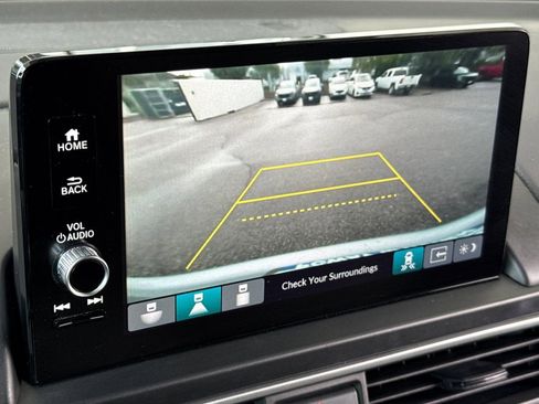 Certified 2025 Honda Pilot Touring image 27