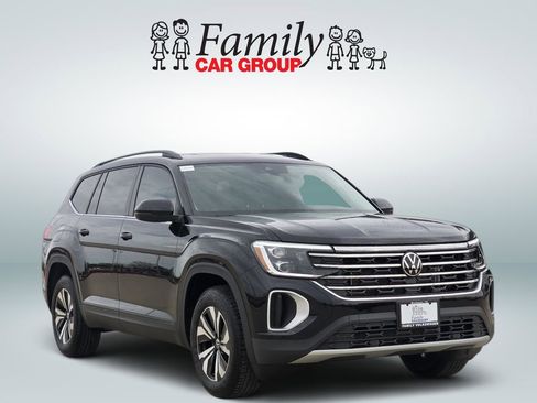 New 2026 Volkswagen Atlas SE FWD image 2