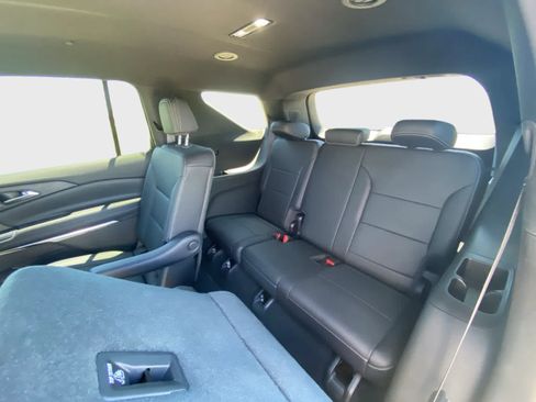 Used 2026 Chevrolet Traverse LT AWD/4WD image 16