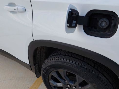 Used 2020 Chevrolet Traverse RS w/ LPO, Floor Liner Package image 25