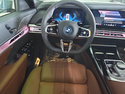 New 2026 BMW i7 xDrive60 w/ Executive Package image 13