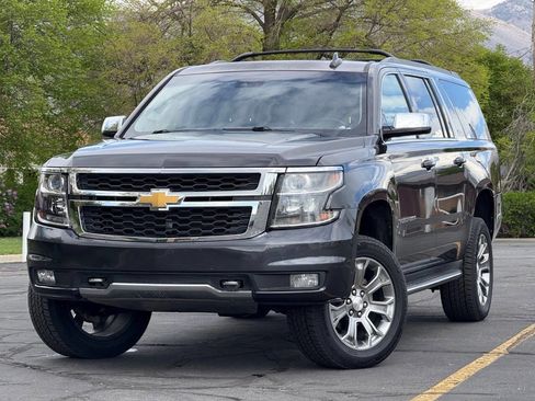 Used 2019 Chevrolet Suburban LT w/ Luxury Package image 1