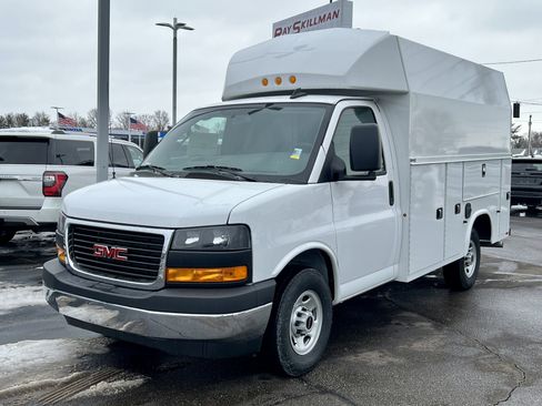 New 2025 GMC Savana 3500 1WT w/ Power Convenience Package image 5