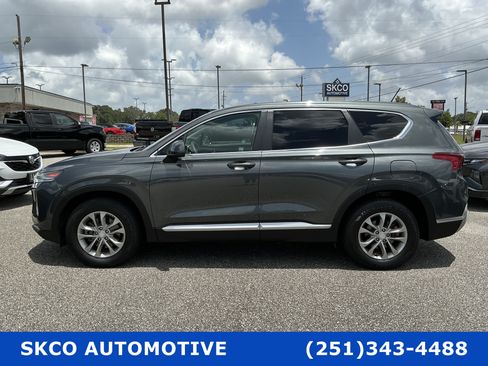 Used 2019 Hyundai Santa Fe SE FWD image 2