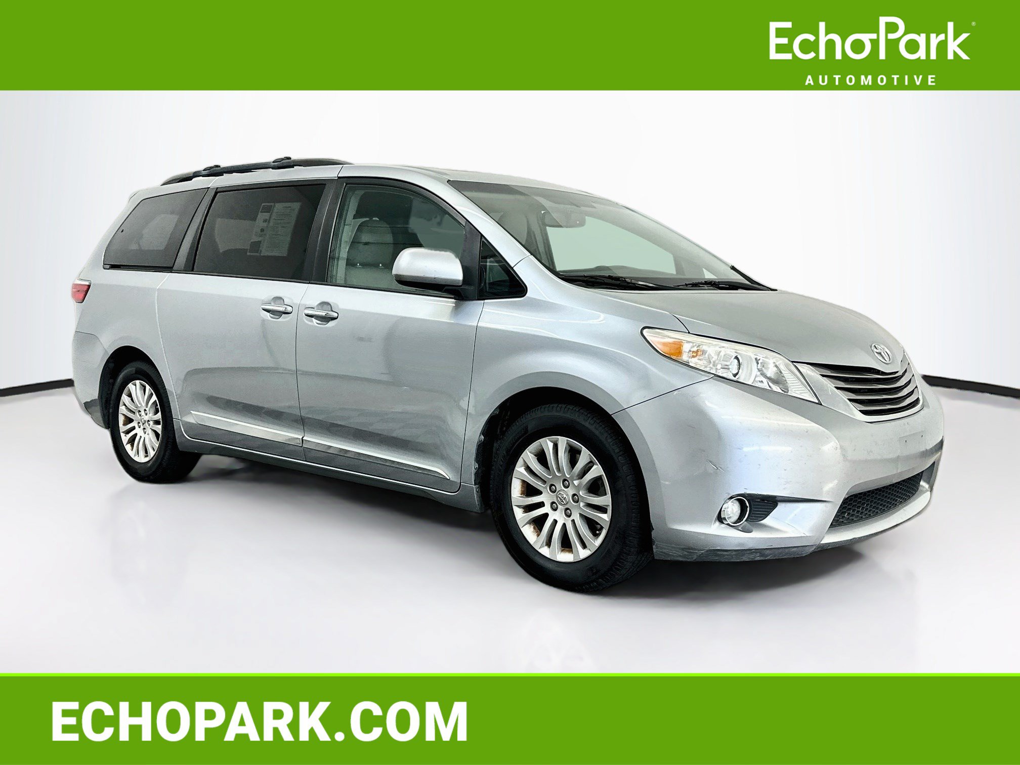 Used 2016 Toyota Sienna XLE w/ XLE Navigation Package FWD image 1