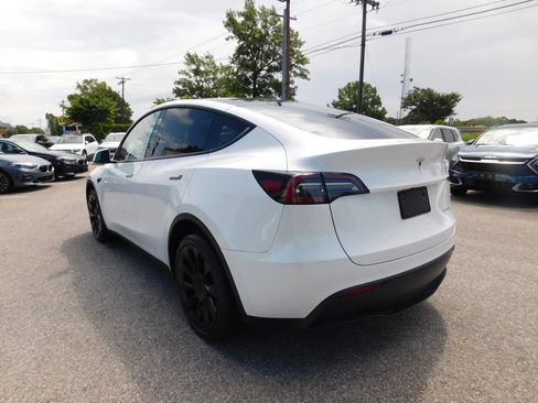 Used 2023 Tesla Model Y Long Range AWD/4WD image 6