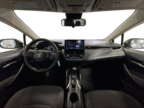 Used 2020 Toyota Corolla LE image 16