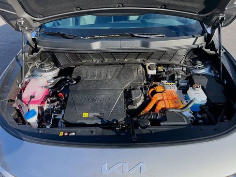 Used 2025 Kia Niro EX w/ EX Cold Weather Package image 30