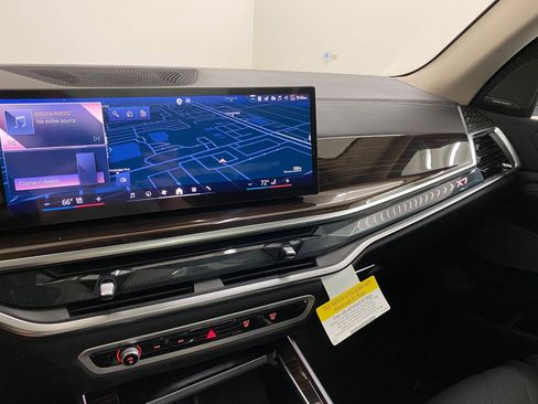 New 2026 BMW X7 xDrive40i w/ Premium Package image 24