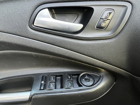 Used 2017 Ford Escape SE image 14