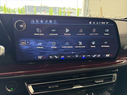 Used 2026 Chevrolet Traverse RS FWD image 18