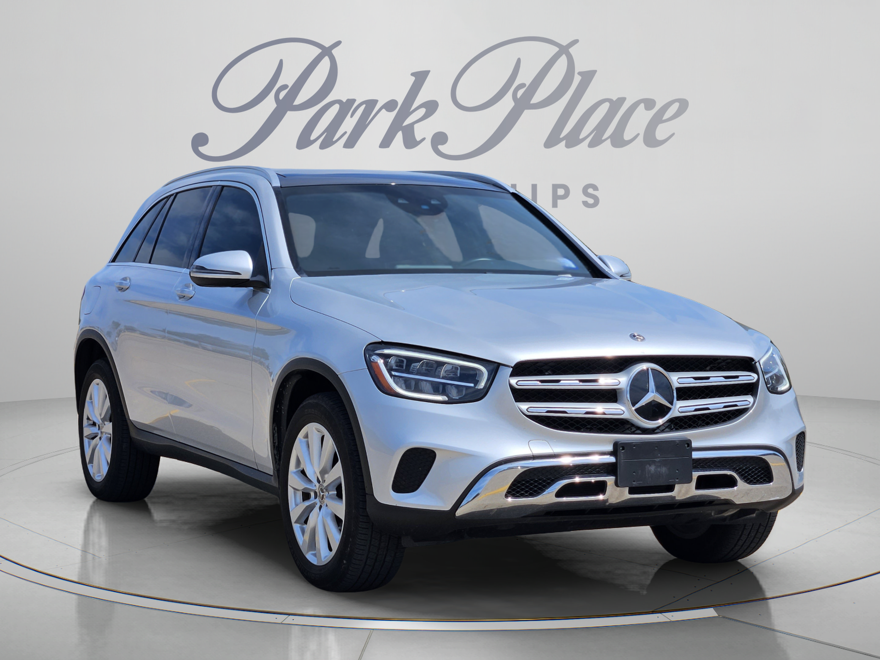 Used 2020 Mercedes-Benz GLC 300 image 4