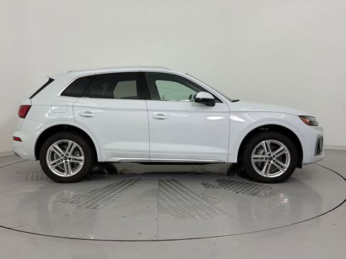 Used 2024 Audi Q5 e Premium AWD/4WD image 8