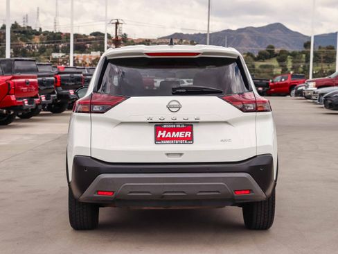 Used 2023 Nissan Rogue S AWD/4WD image 6