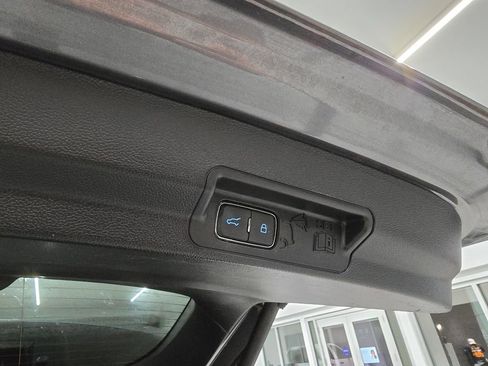 Used 2023 Ford Explorer 2WD image 41