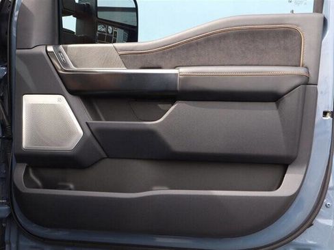 Used 2023 Ford F350 Platinum image 32