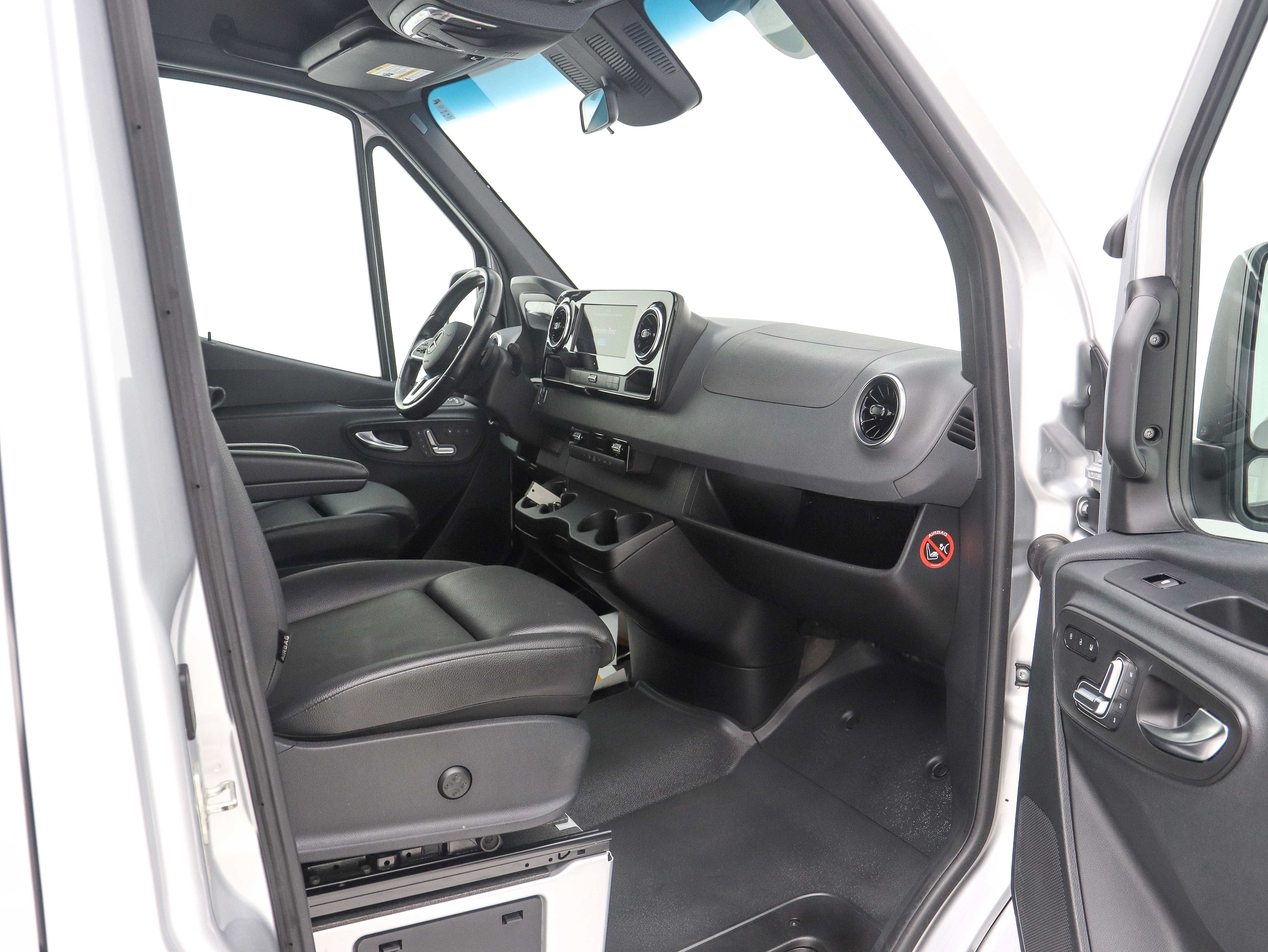 Used 2019 Mercedes-Benz Sprinter 4x4 144 image 18