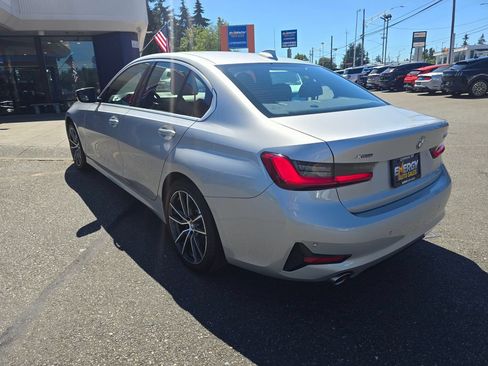 Used 2019 BMW 330i xDrive Sedan w/ Convenience Package AWD/4WD image 5