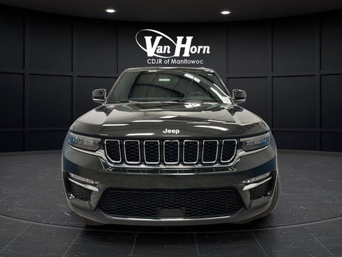 Used 2025 Jeep Grand Cherokee Limited AWD/4WD image 2