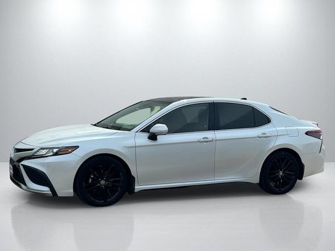 Used 2021 Toyota Camry XSE FWD image 8