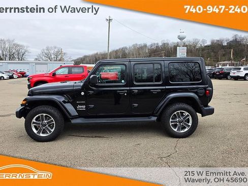Used 2021 Jeep Wrangler Unlimited Sahara w/ Uconnect 4C Nav & Sound Group image 4