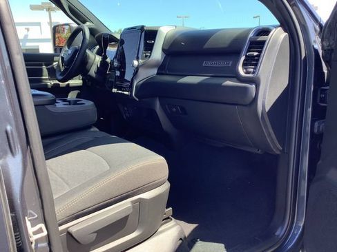 Used 2025 RAM 2500 Big Horn AWD/4WD image 37