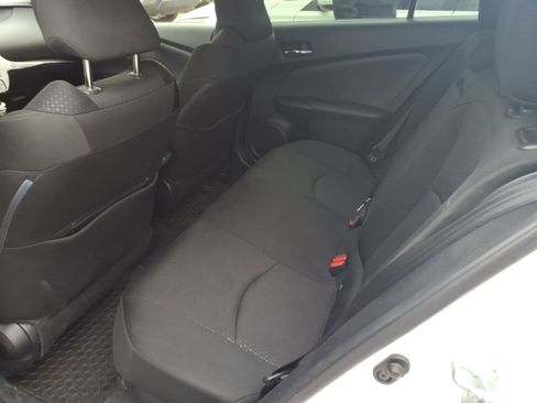 Used 2019 Toyota Prius LE FWD image 5