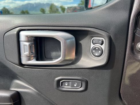 Used 2019 Jeep Wrangler Unlimited Sport S AWD/4WD image 28