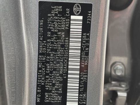 Used 2025 Toyota Camry XLE w/ Premium Package FWD image 11