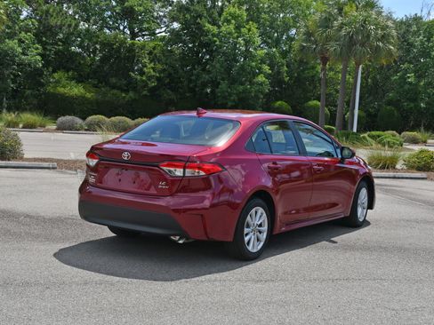 Used 2026 Toyota Corolla LE w/ LE Premium Package FWD image 3