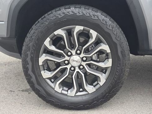 Used 2024 GMC Canyon Denali AWD/4WD image 13