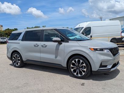 Used 2024 Kia Carnival EX