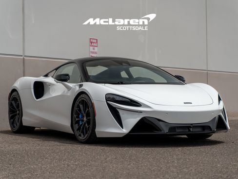 New 2026 McLaren Artura RWD image 9