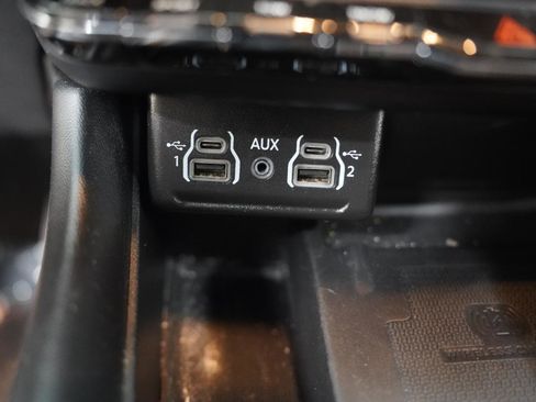 Used 2022 Dodge Durango R/T w/ Tow 'N Go Package AWD/4WD image 22
