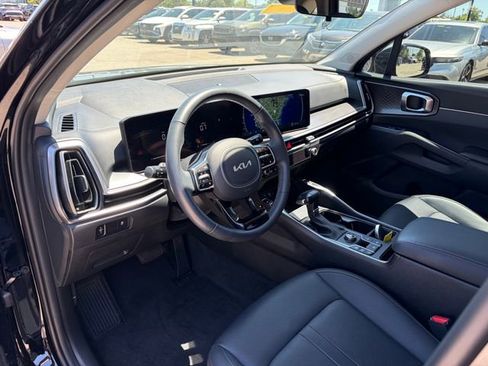 Certified 2025 Kia Sorento S FWD image 2