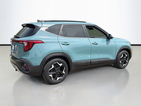 Used 2024 Kia Seltos EX image 4