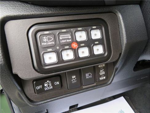 Used 2021 Toyota Tacoma TRD Off-Road image 11