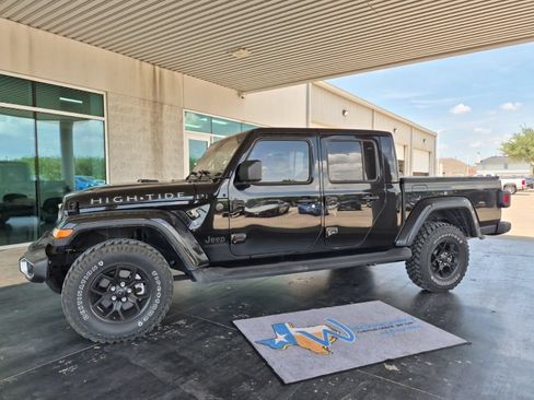 Used 2025 Jeep Gladiator Sport AWD/4WD image 2