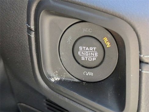 New 2025 Jeep Wrangler Unlimited Rubicon w/ Technology Group image 29