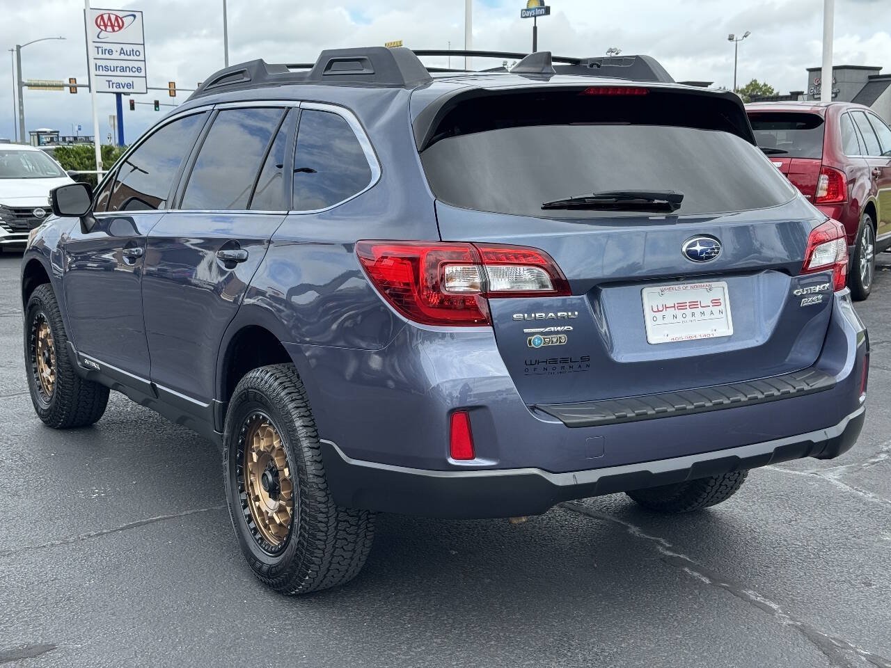 Used 2017 Subaru Outback 2.5i Premium AWD/4WD image 7
