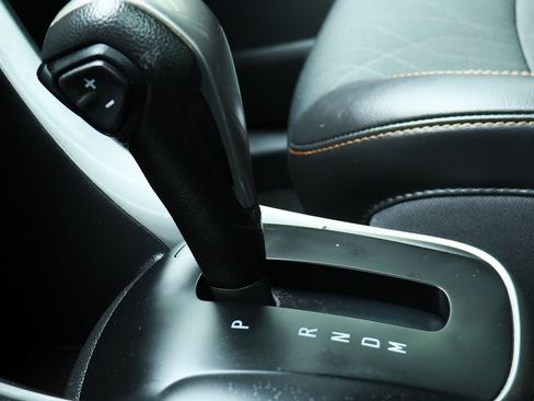 Used 2020 Chevrolet Trax LT w/ LT Convenience Package image 51